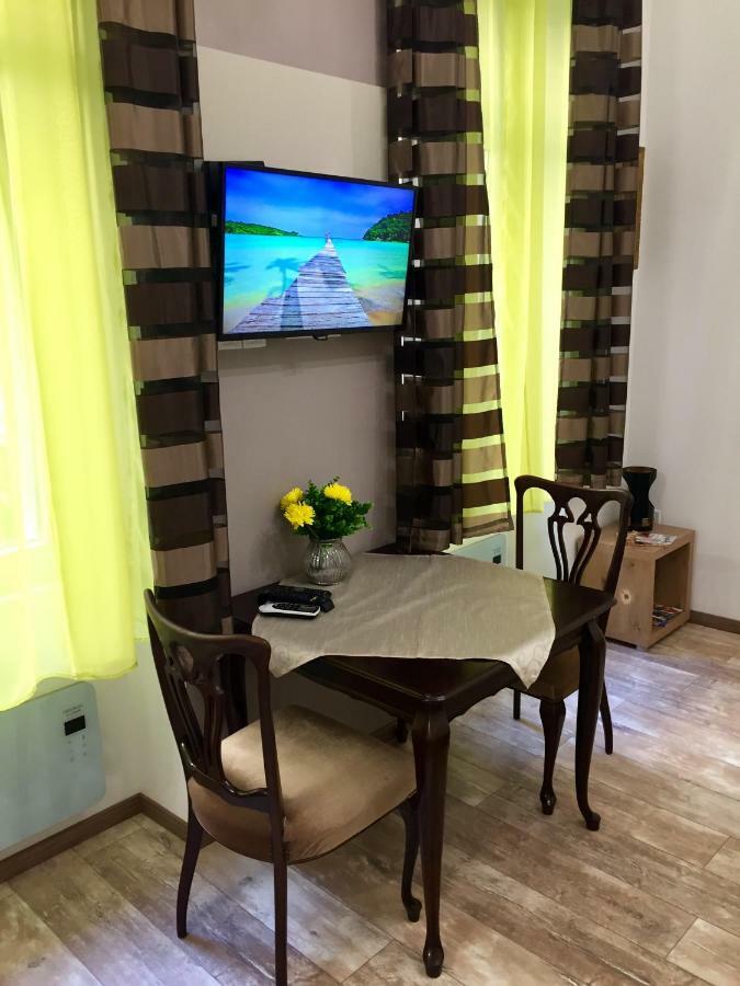 Buda Boutique Apartment บูดาเปสต์ ภายนอก รูปภาพ
